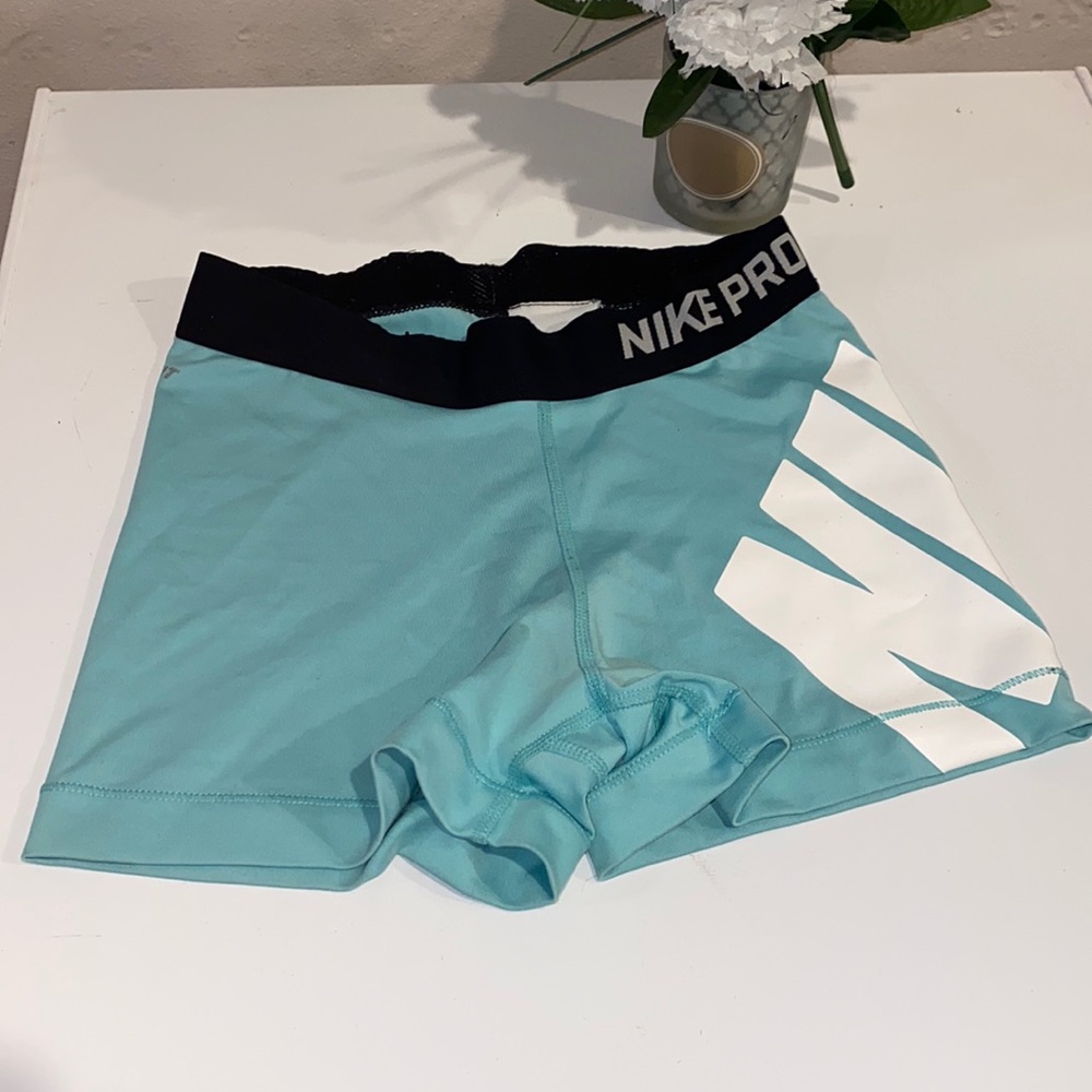Nike pro shorts dry fit teal
